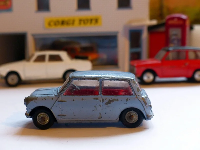 Vehicle safety features for protecting passengers 226 Morris Mini Minor lilac blue, cast wheels (1) Vehicle safety features for protecting passengers 226 Morris Mini Minor lilac blue, cast wheels (1)