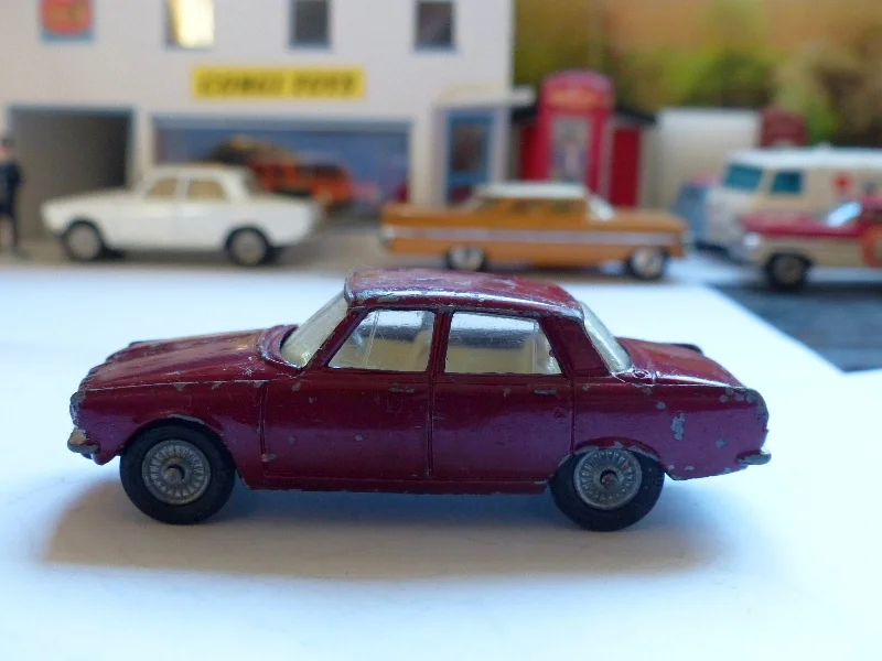 Ferries for transporting passengers and vehicles across water 252 Rover 2000 in maroon with rare cast wheels (1) Ferries for transporting passengers and vehicles across water 252 Rover 2000 in maroon with rare cast wheels (1)