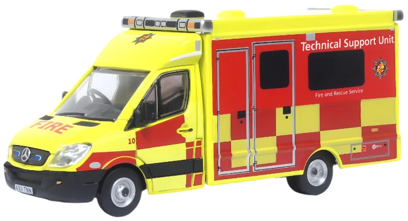 Electric trains reducing environmental impact Oxford Diecast Bedfordshire Fire & Rescue Service Mercedes Support -1:76 scale Electric trains reducing environmental impact Oxford Diecast Bedfordshire Fire & Rescue Service Mercedes Support -1:76 scale