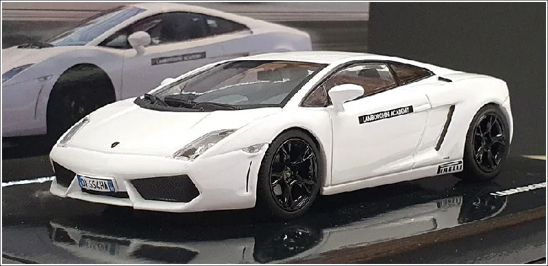Golf carts for use in golf courses and resorts Minichamps 1/43 Scale 436 103801 - 2008 Lamborghini Gallardo LP560-4 - White Golf carts for use in golf courses and resorts Minichamps 1/43 Scale 436 103801 - 2008 Lamborghini Gallardo LP560-4 - White