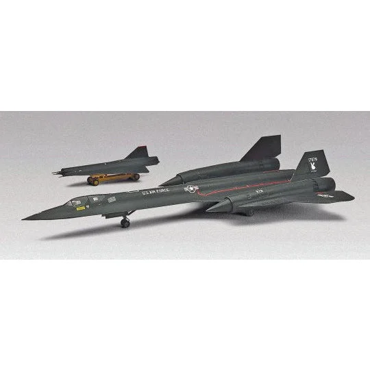 Treehouse model toys for backyard adventures​ Revell SR-71A Blackbird