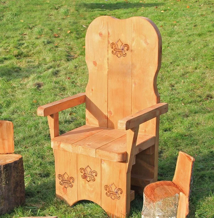 Outdoor toys for babysitters to engage kids​ Wooden Throne - Story Telling Chair