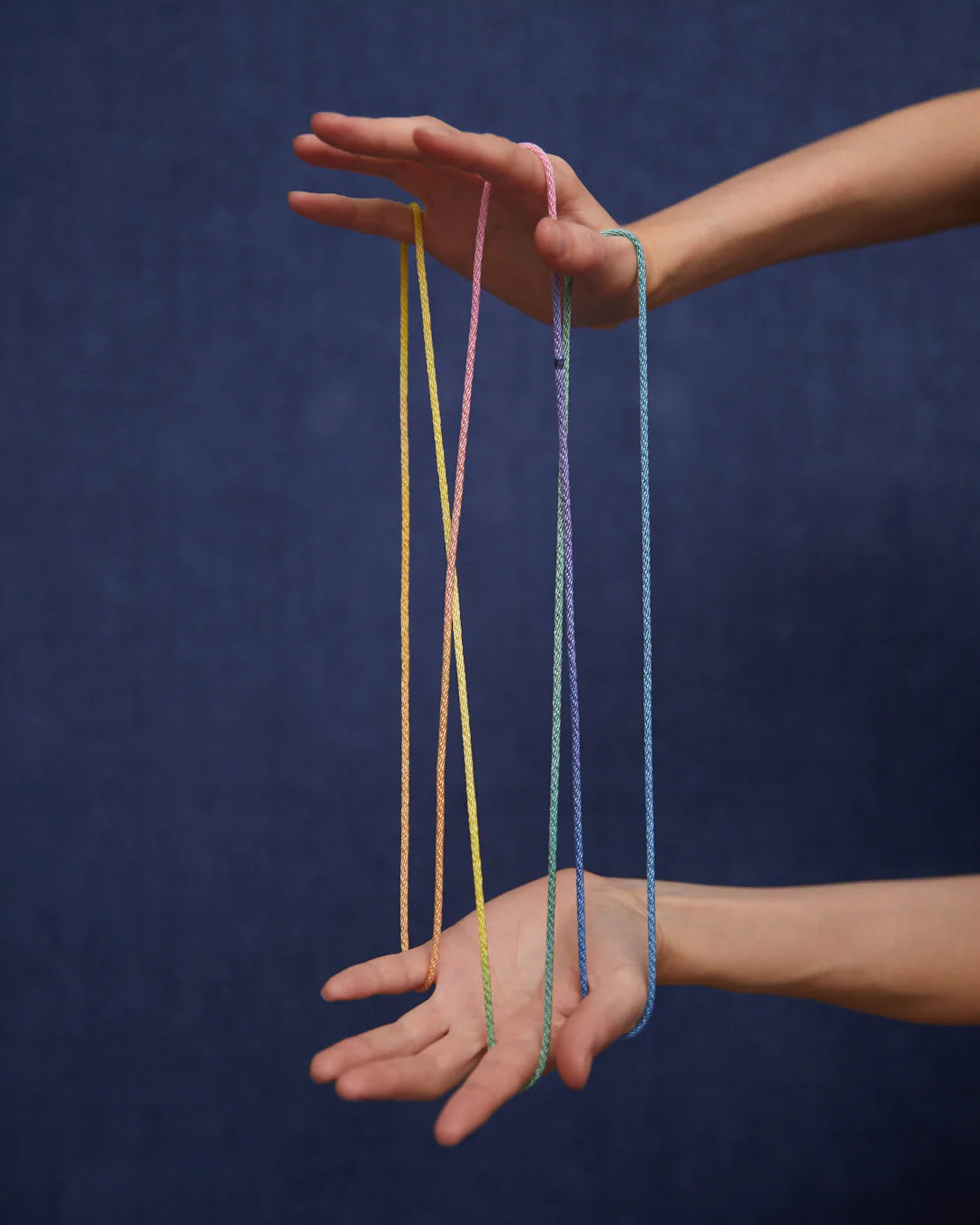 Puzzle - themed cakes with puzzle - piece decorations​ Rainbow String Game